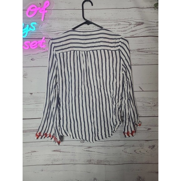 Angie White Gray Striped Embroidered Floral Guaze Boho Top Womans Size Large - Picture 2 of 8